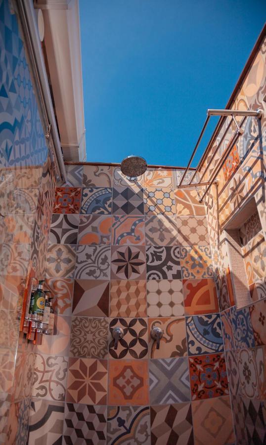 Hotel Punta Faro ムクラ島 エクステリア 写真