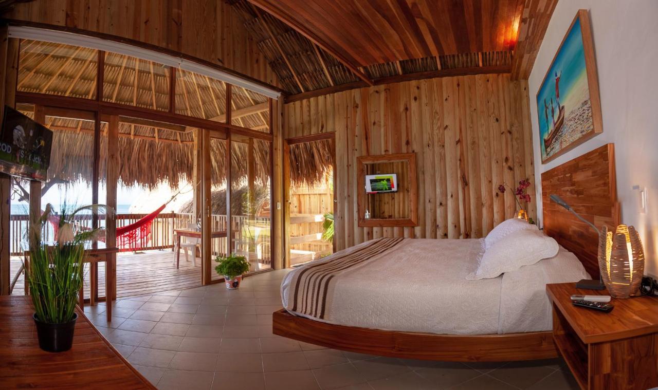 Hotel Punta Faro ムクラ島 エクステリア 写真